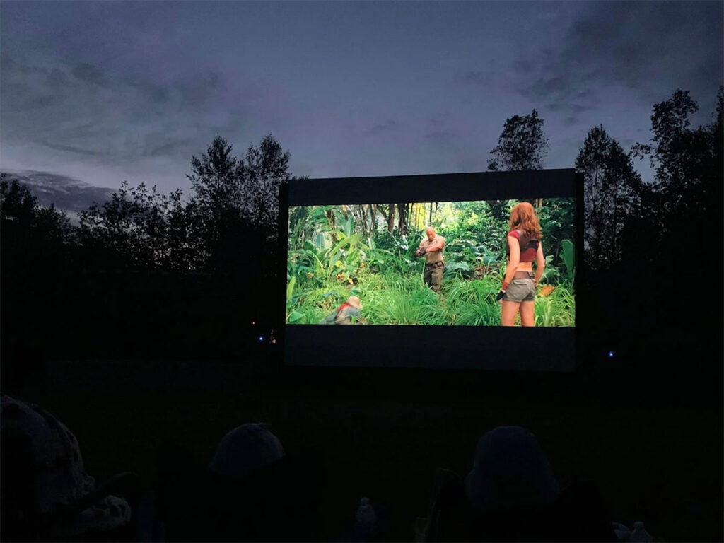 Cinéma extérieur camping la Mine de cuivre à Eastman en Estrie