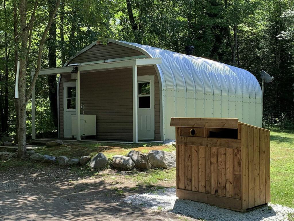 aménagement extérieur camping la Mine de cuivre à Eastman en Estrie