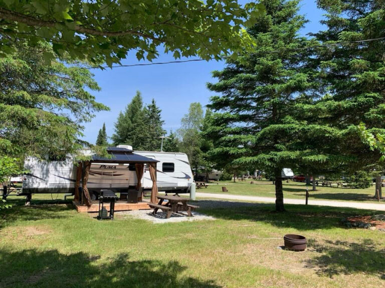 Roulottes au camping la Mine de cuivre à Eastman en Estrie