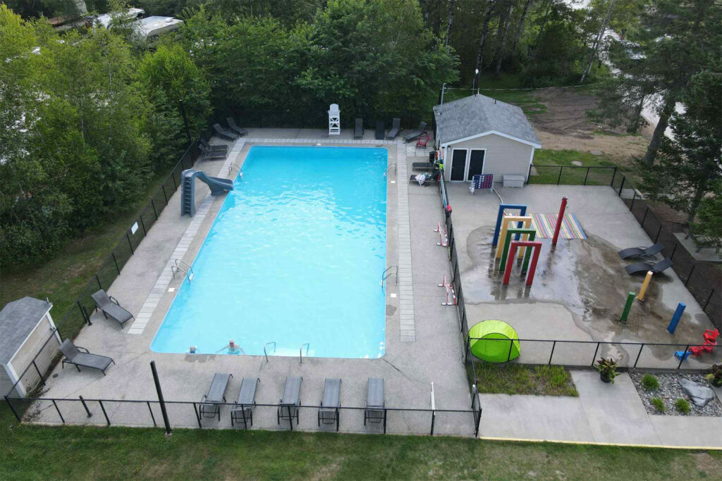 Piscine du camping la Mine de cuivre à Eastman en Estrie
